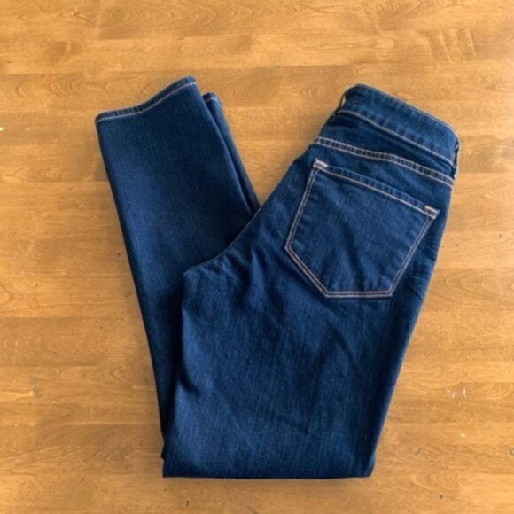 𝅺J Brand Scarlett Seven Eights Dark Wash Jeans. 28 - Picture 2 of 10